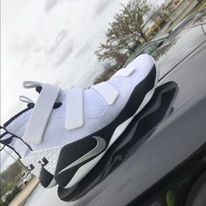 Nike LeBron Soldier 11’s